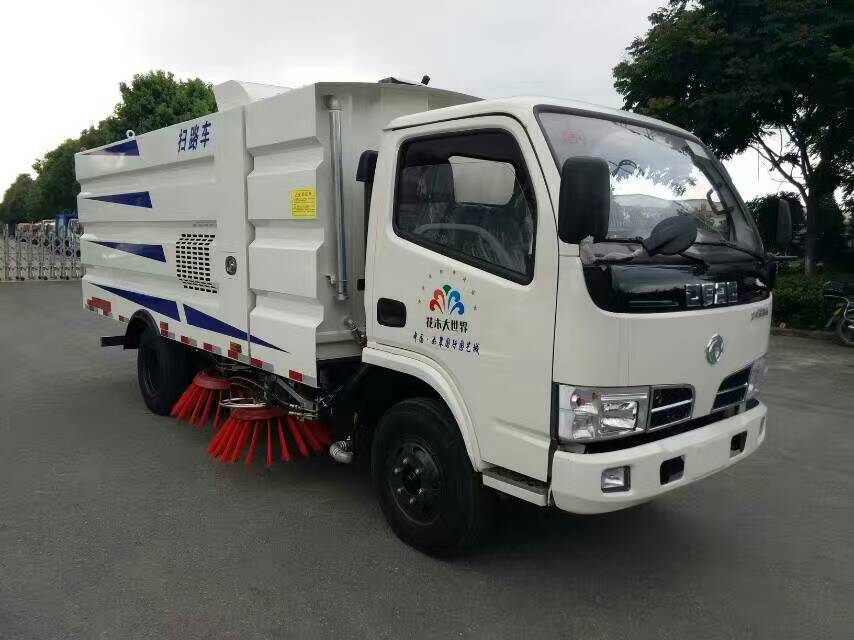 國(guó)五東風(fēng)多利卡D6掃路車