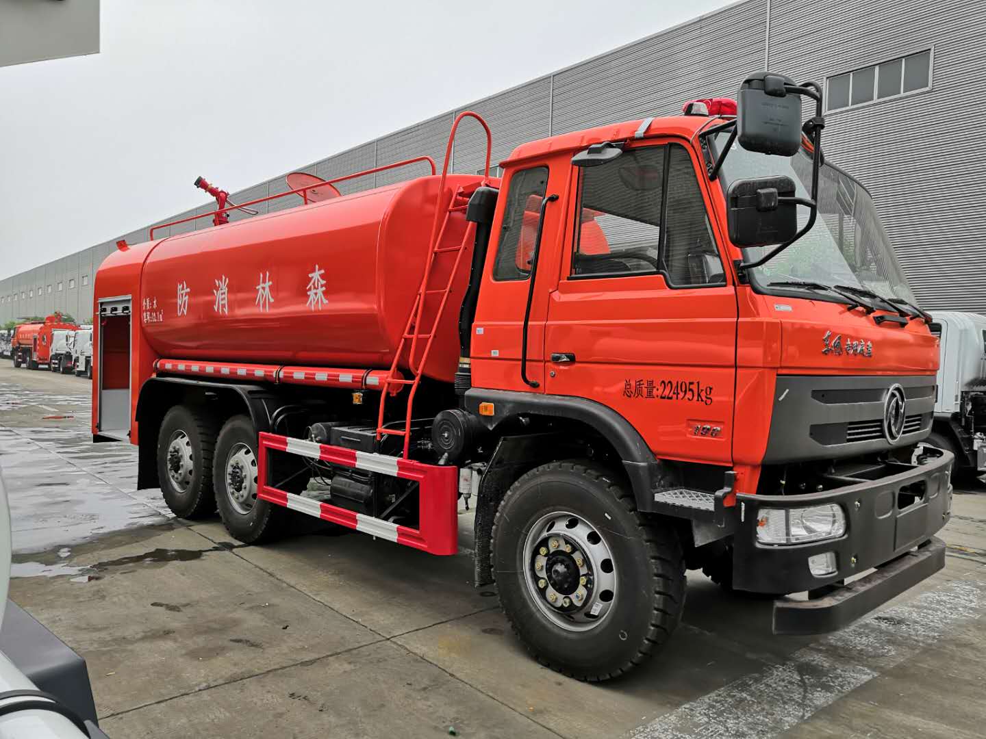 東風(fēng)六驅(qū)森林消防水車