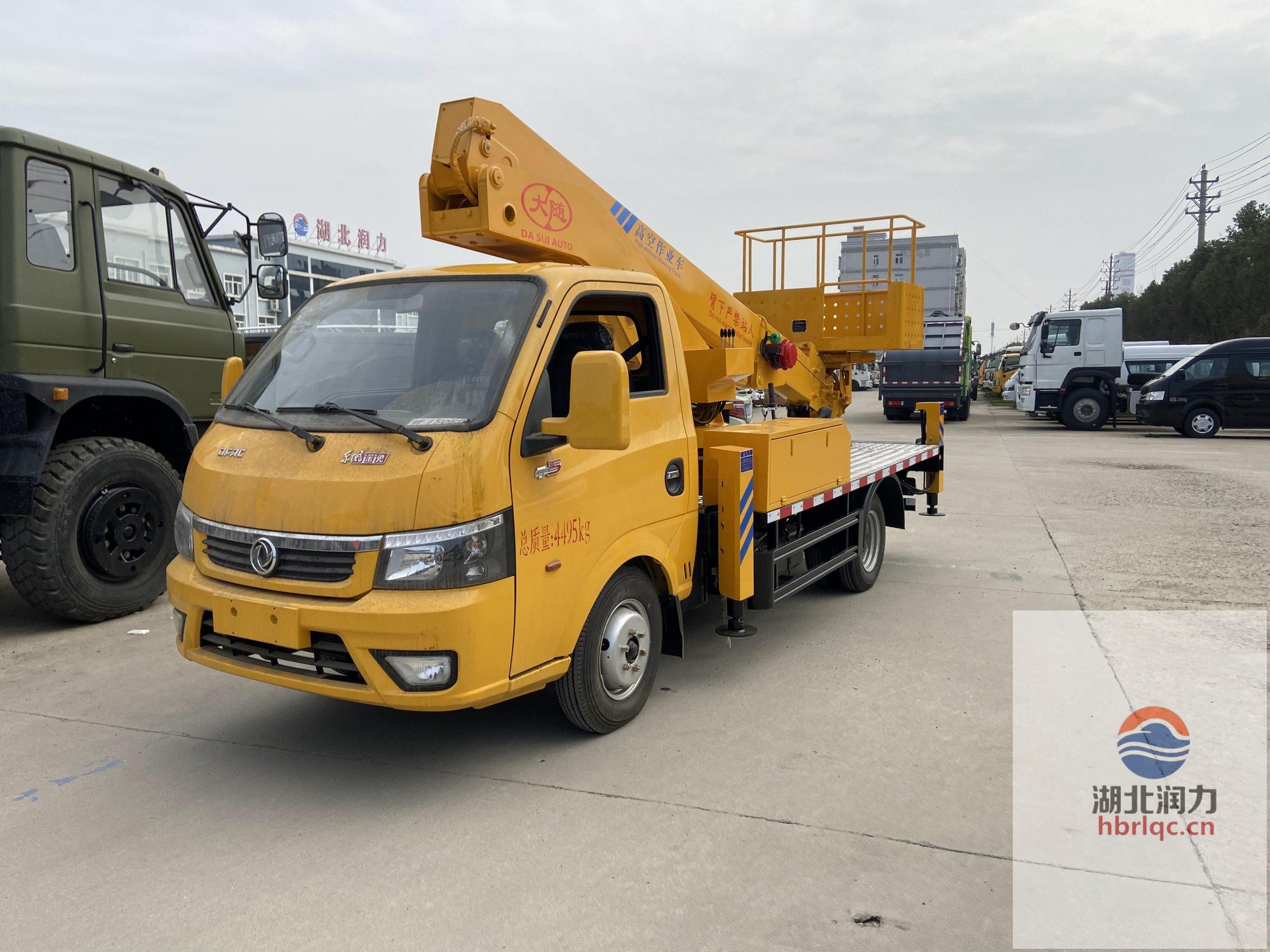 20米藍(lán)牌直臂式東風(fēng)涂逸高空作業(yè)車(chē)