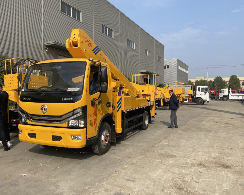 國(guó)六東風(fēng)多利卡25米直臂高空作業(yè)車(chē)